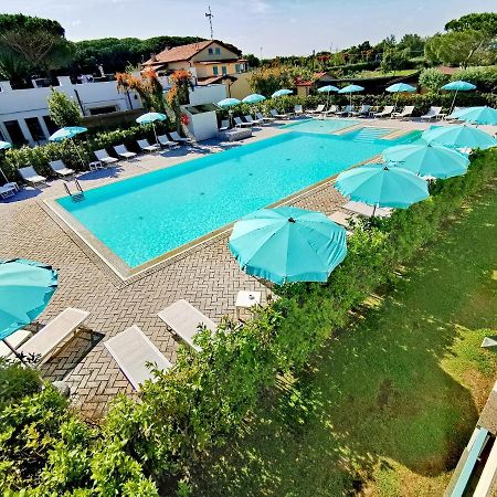 Apartments In Residence In Vada With Swimming Pool 450 Meters From The Sea Buitenkant foto